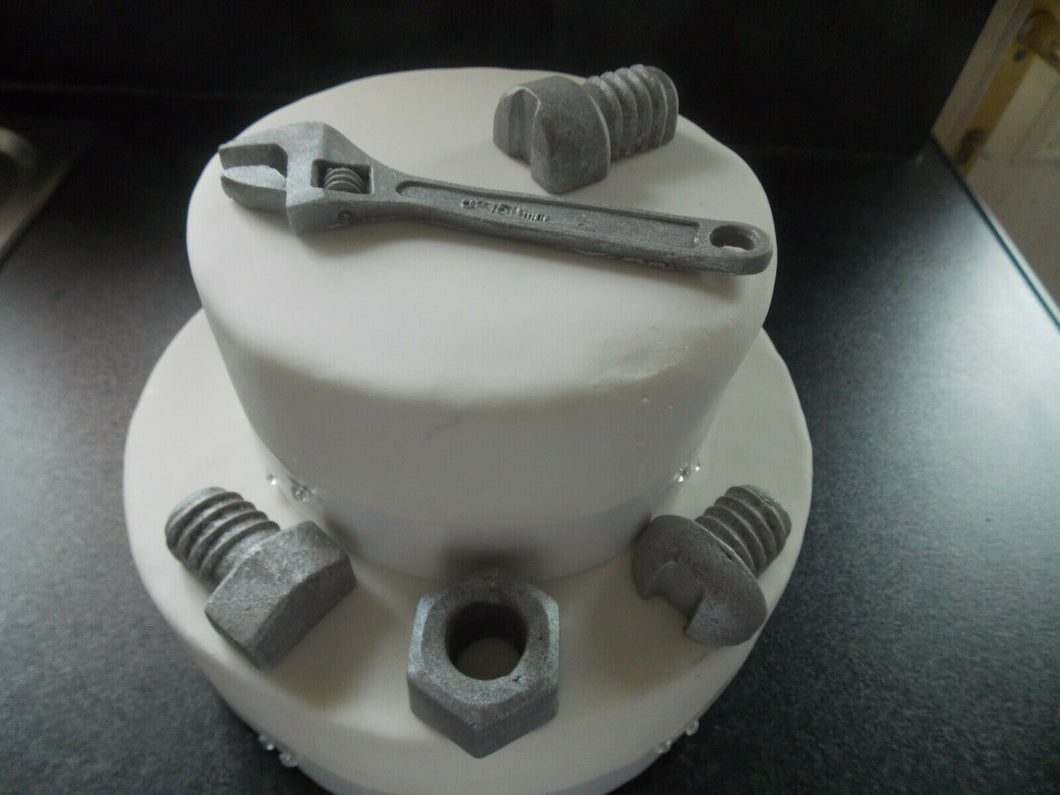 5 Piece Edible fondant Spanner, Nuts and Bolts cake/cupcake toppers