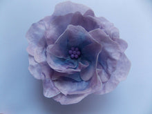 Load image into Gallery viewer, 15 Edible Lilac Mix Vintage Flowers wafer/rice paper cake/cupcake toppers
